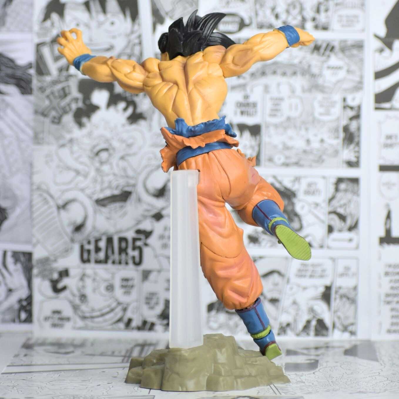 Goku Punching Dragon Ball z Action Figure 24 cm Tall Stone Style Base - SoulAbiti